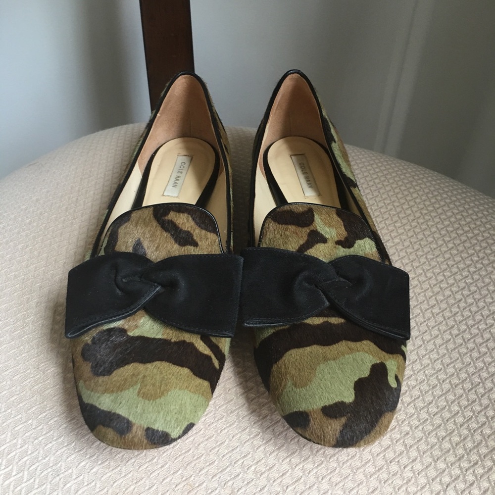 Cole Haan Calf Hair Camo Cindy Bow Loafers Sz 8